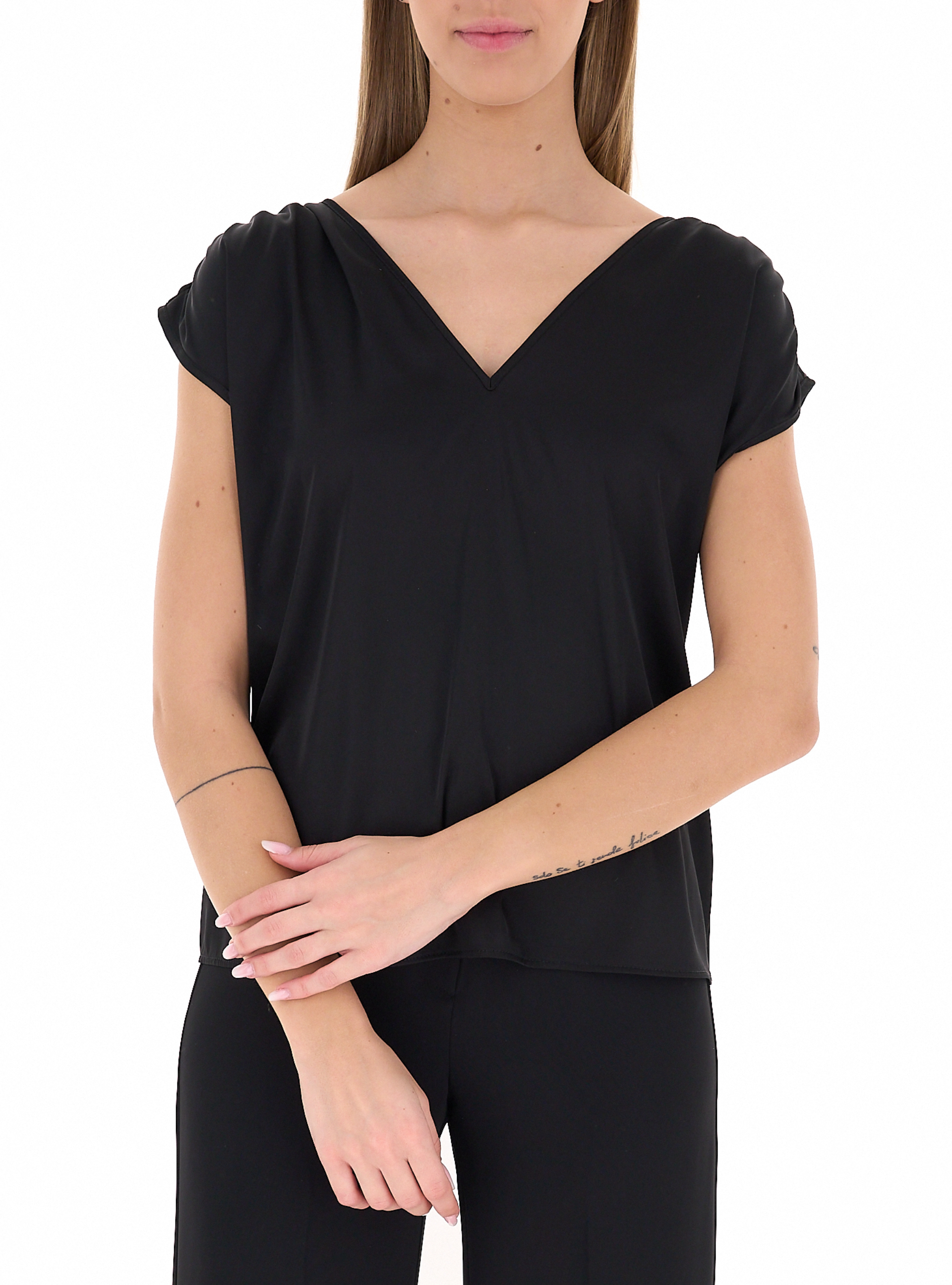 RINASCIMENTO Blusa scollo a V NERO