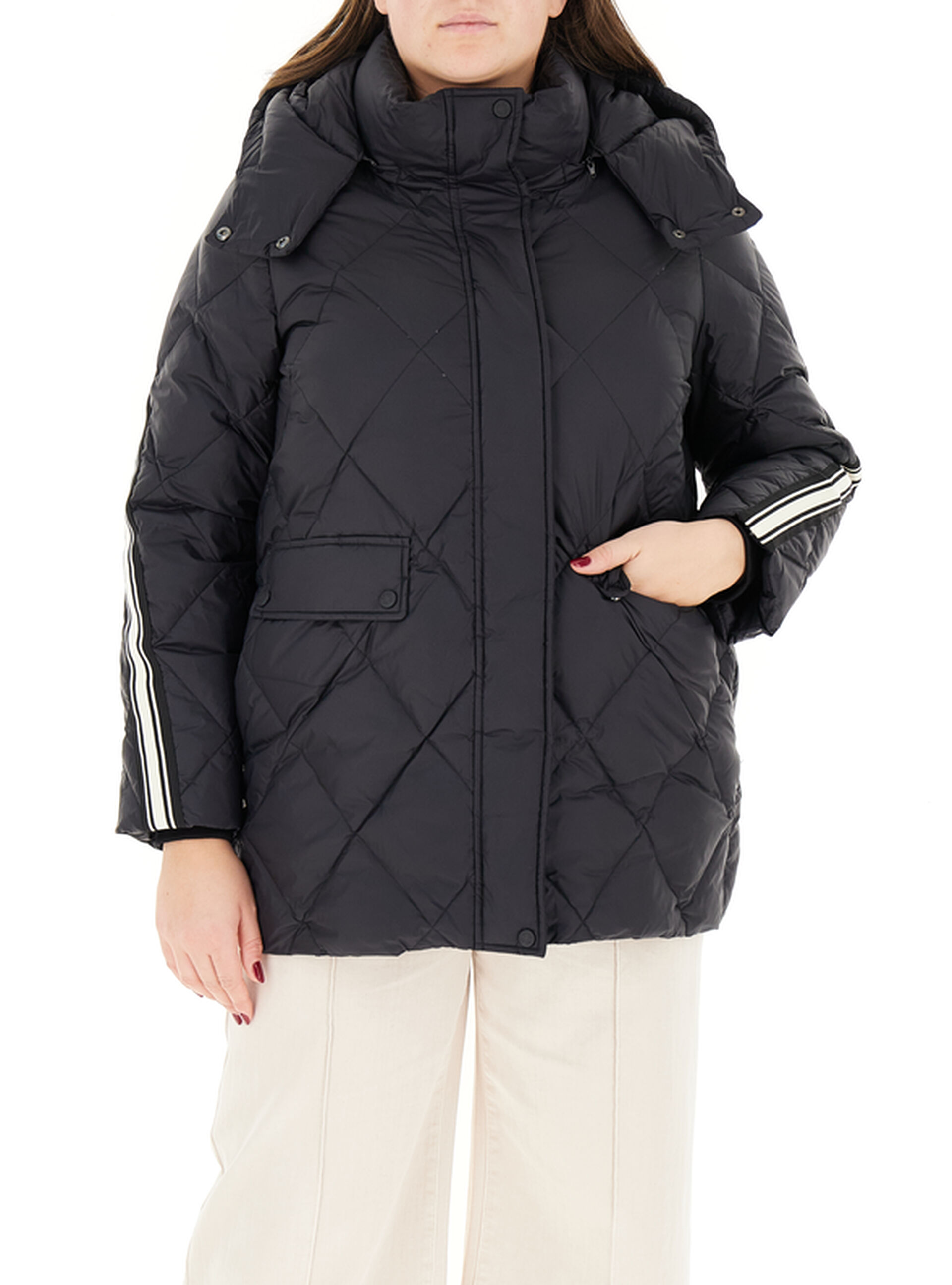 Piumino con cappuccio NERO 48