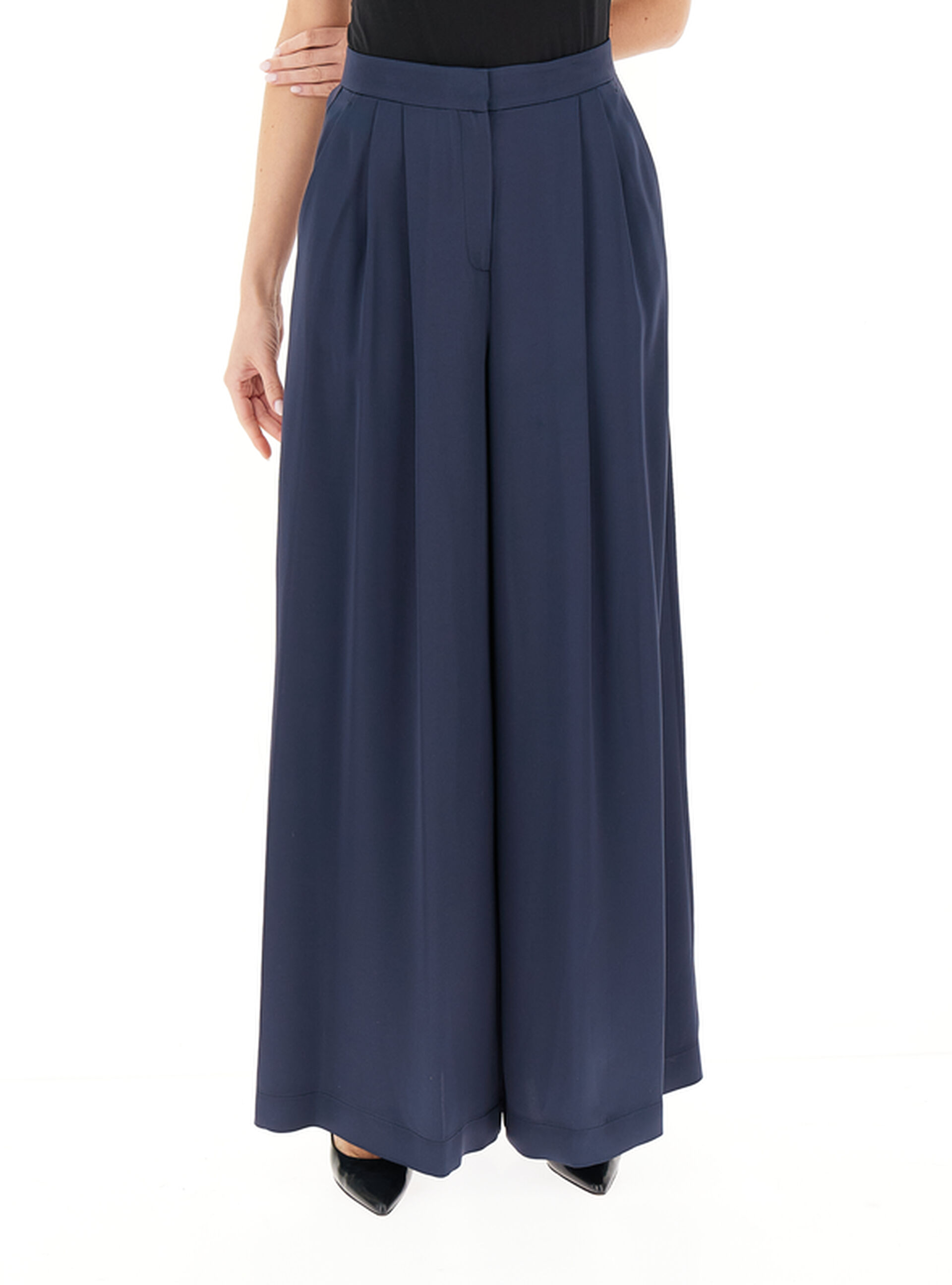 Pinko Pantalone a palazzo BLU AVIO