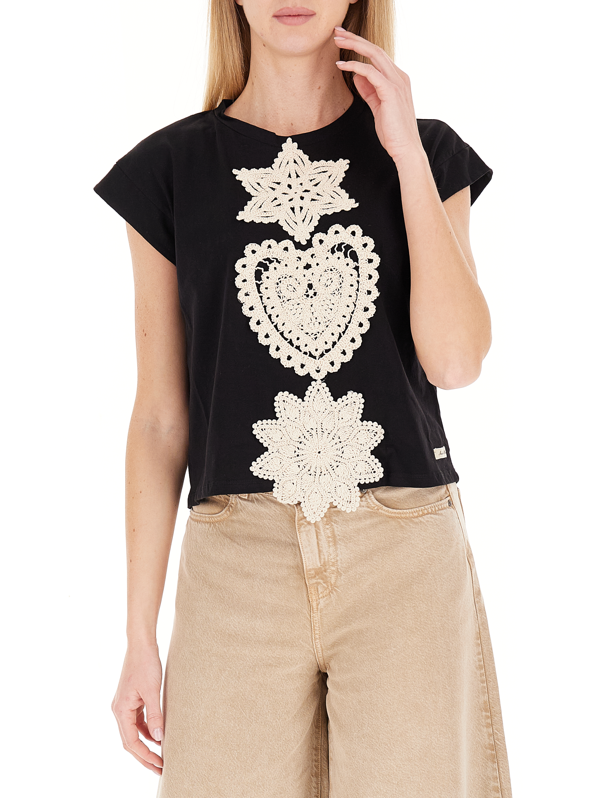 T-shirt con ricami NERO