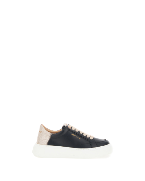 Sneakers con lacci