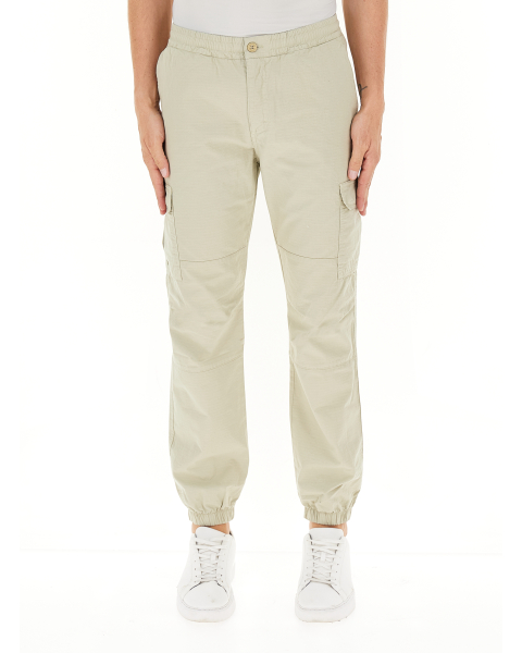 Pantalone multitasche