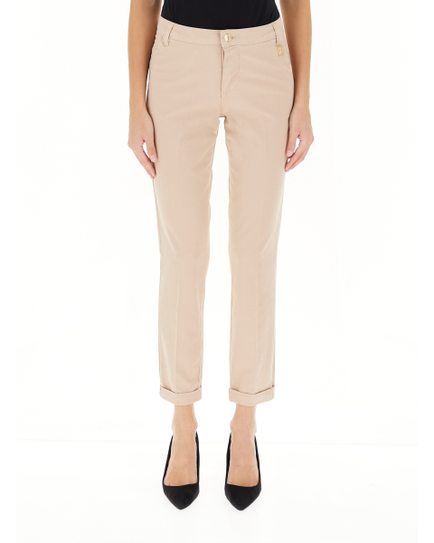 Pantalone con risvolto