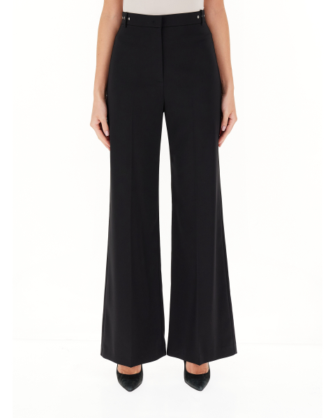 Pantalone flare