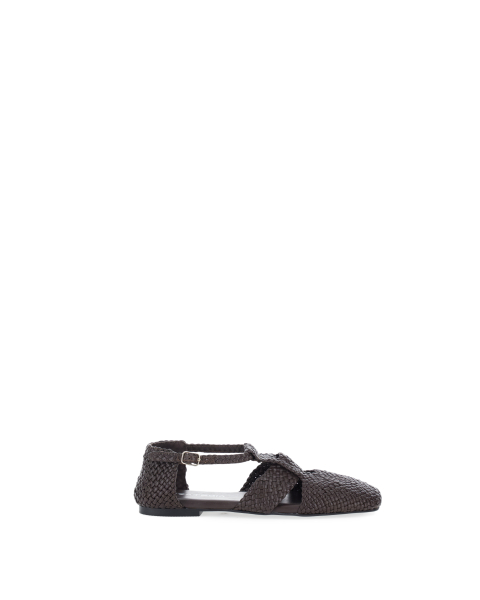 Ballerina intrecciata