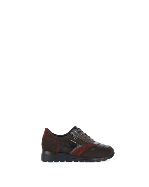 Sneakers con lacci