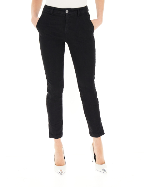 Jeans a sigaretta