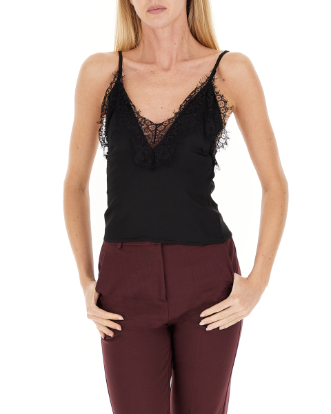 Top con pizzo