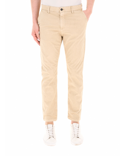 Pantalone a sigaretta