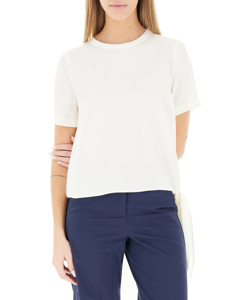 Blusa con fiocco