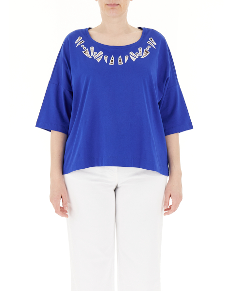 T-shirt con ricami