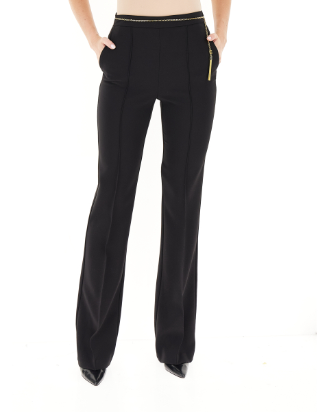 Pantalone flare