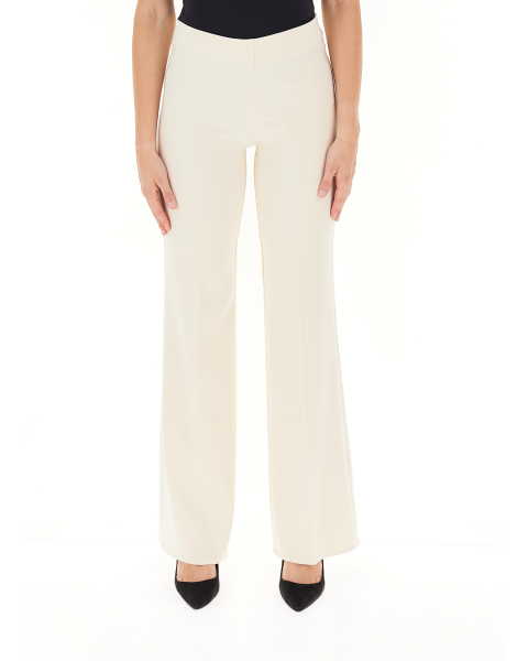 Pantalone flare