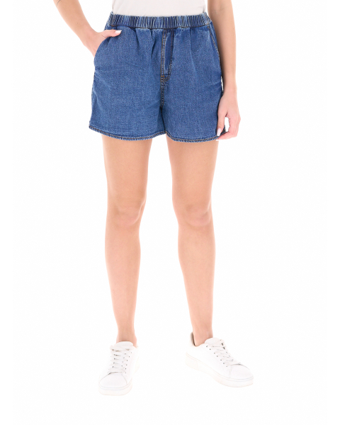 Shorts in jeans