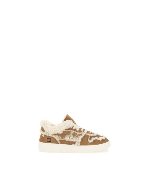 Sneakers in teddy