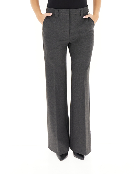 Pantalone flare