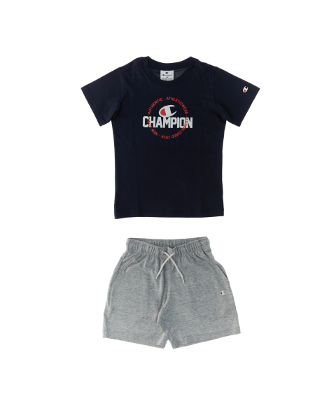 Completo con t-shirt