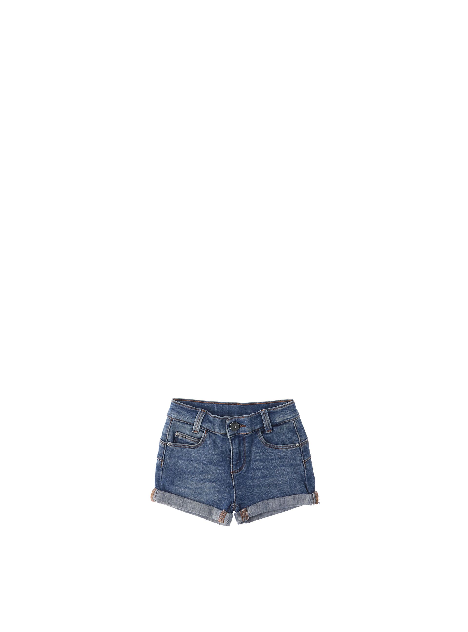 Shorts in jeans