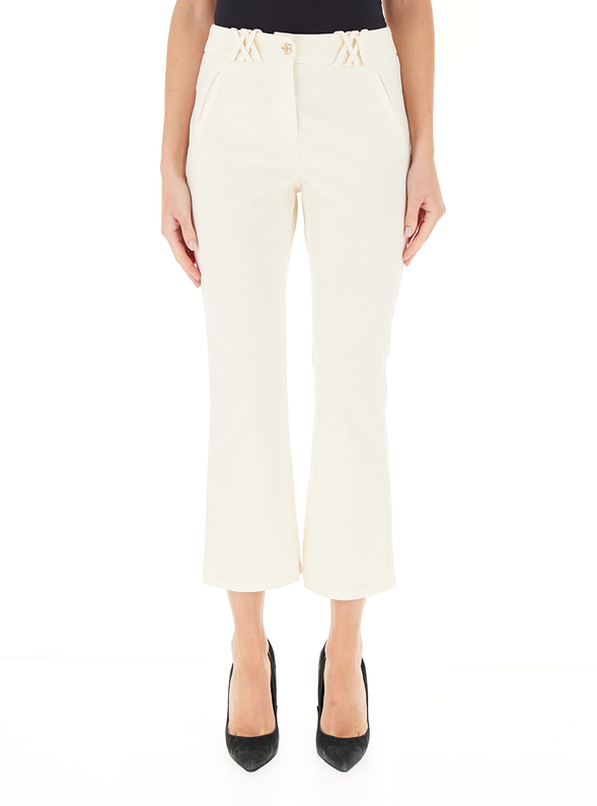 Pantalone flare