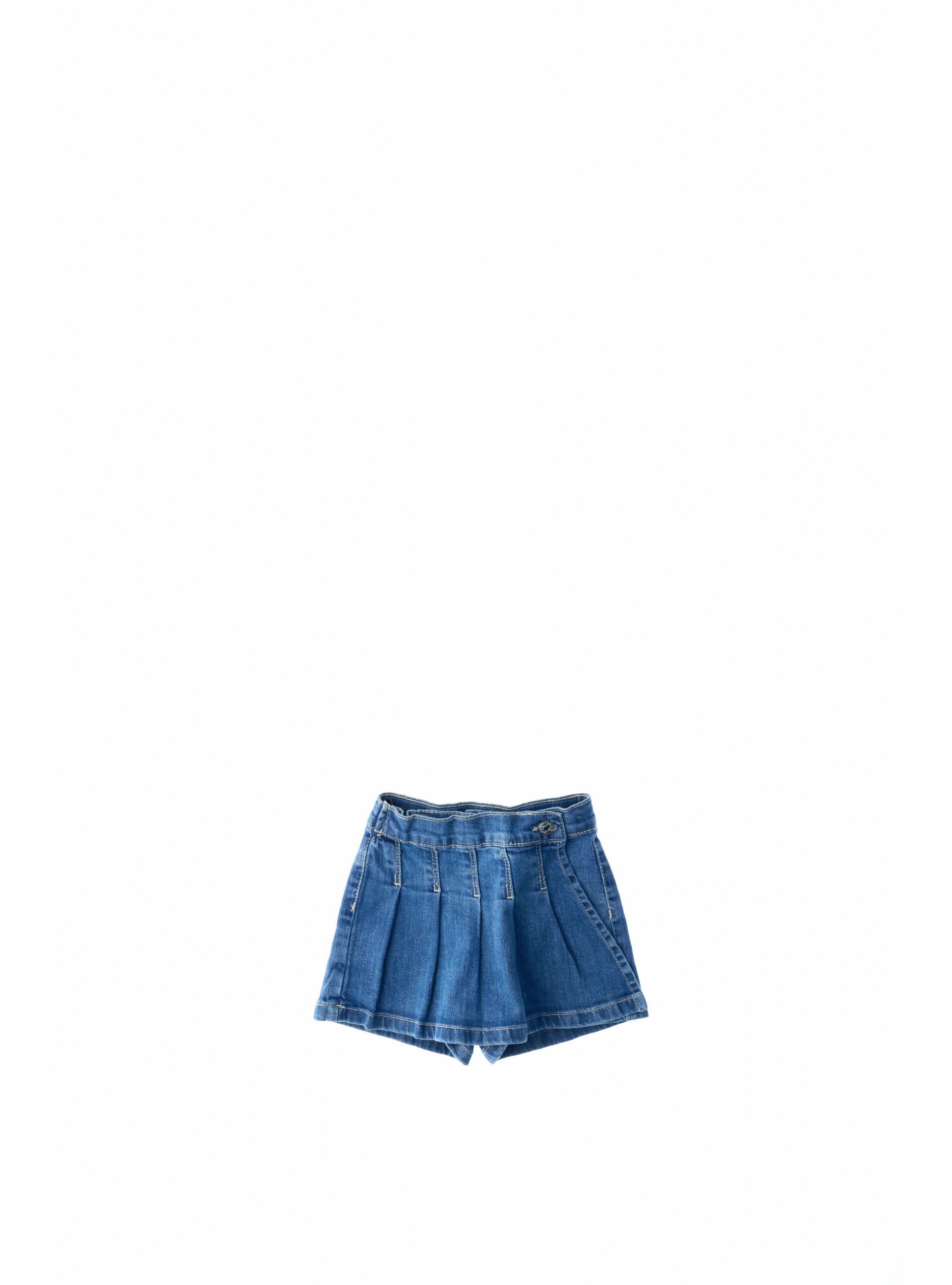 Shorts in jeans