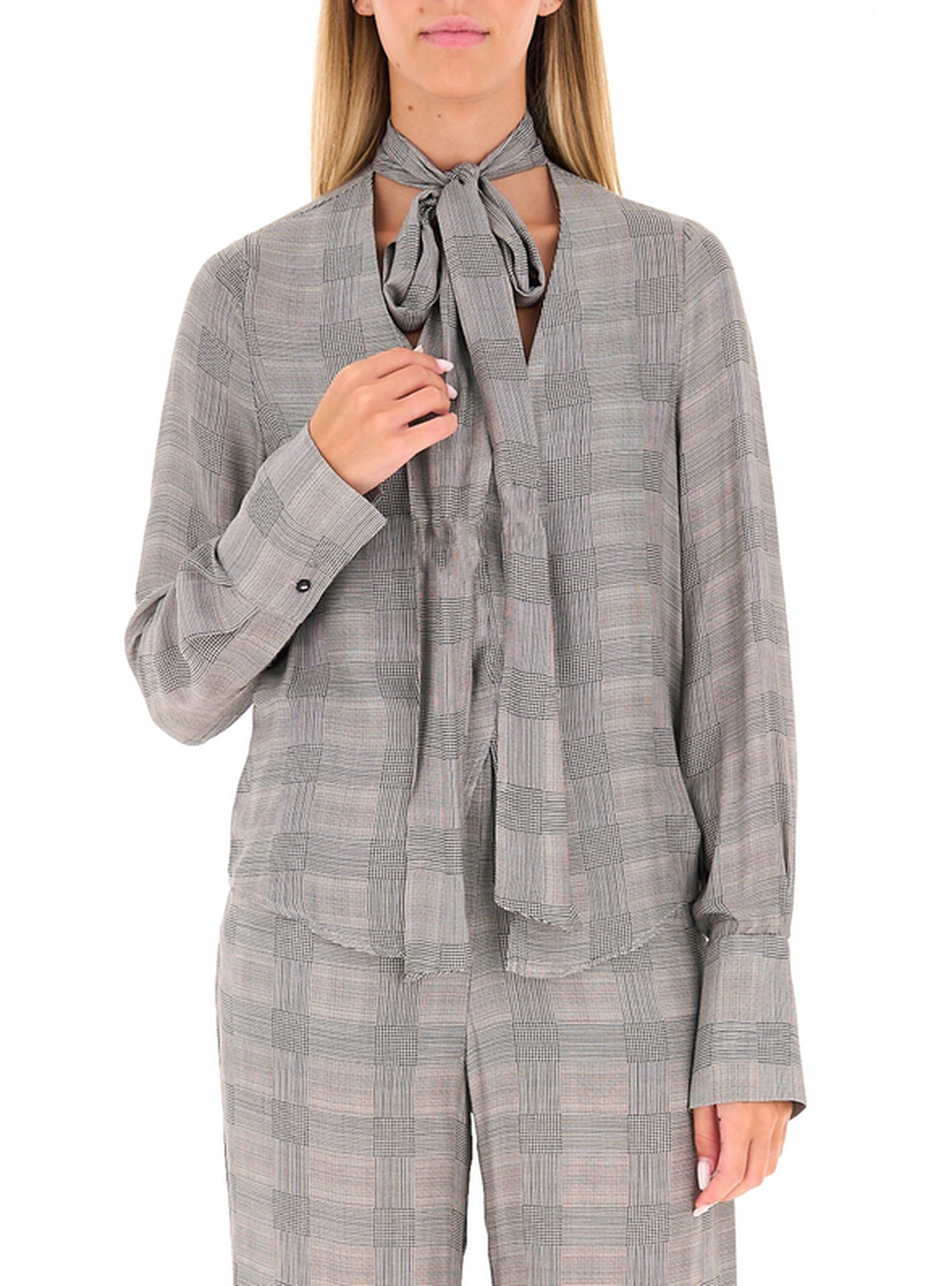 Blusa con fiocco