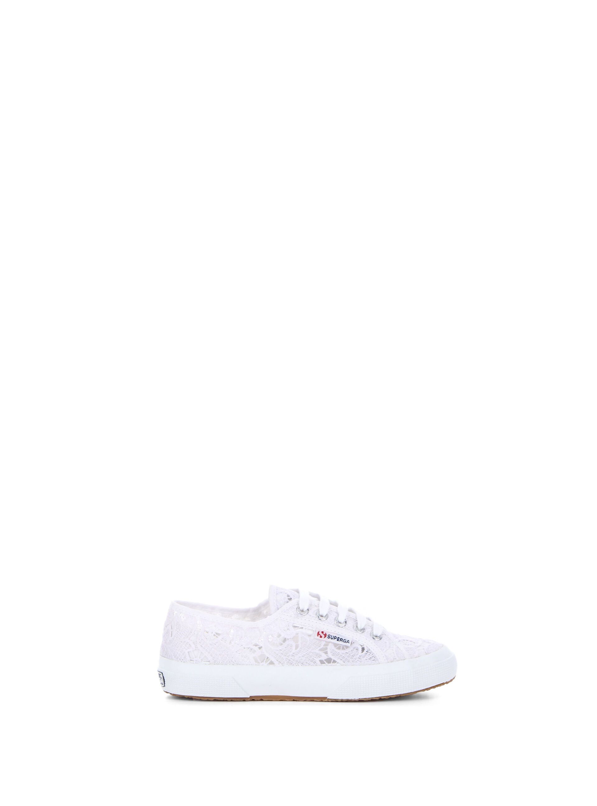 Sneakers in macramè