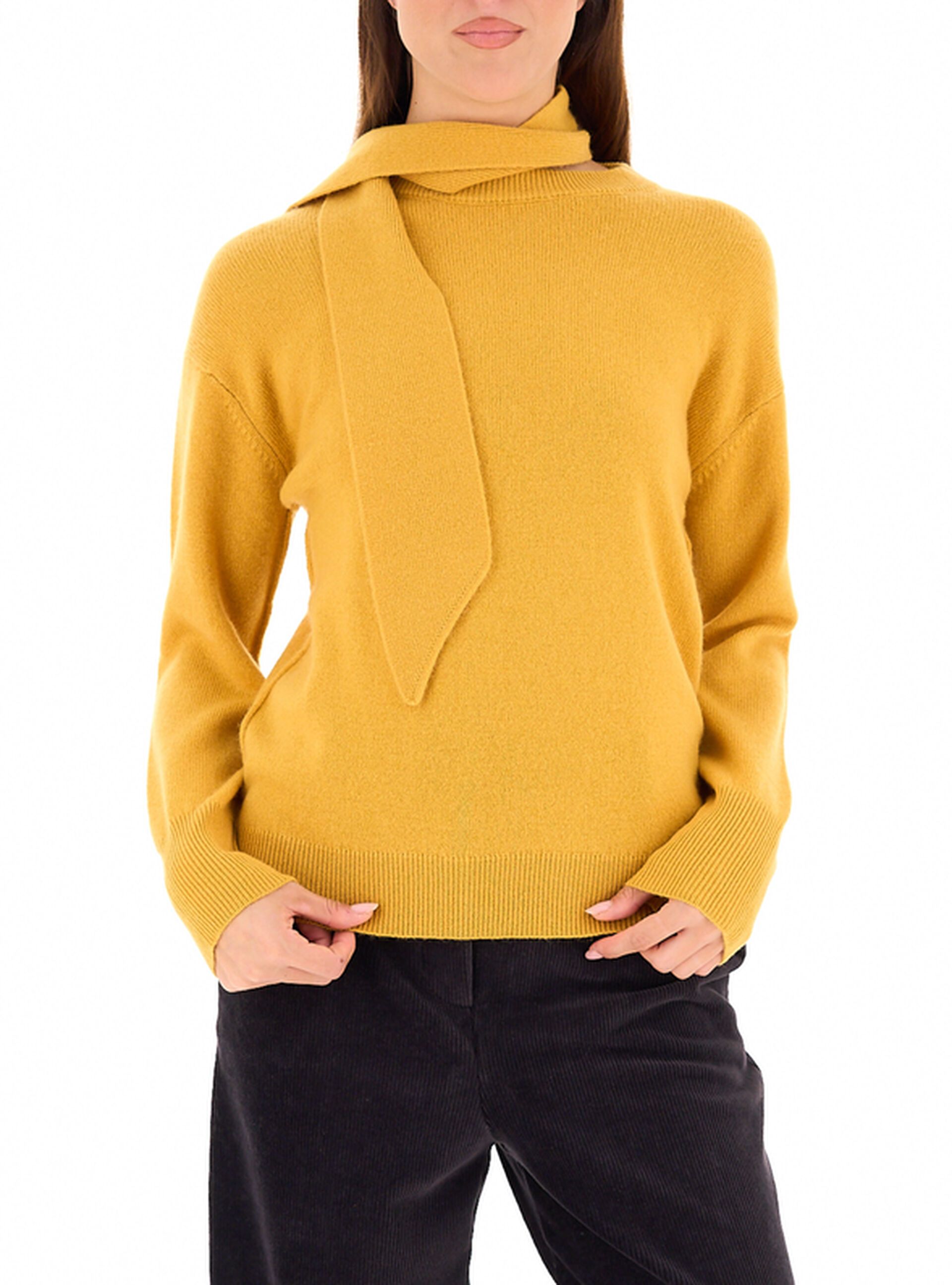 Maglione con sciarpa