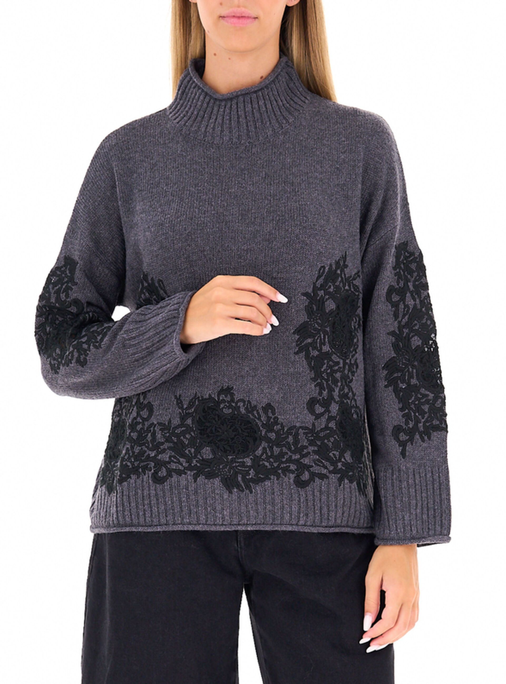 Maglione con ricami