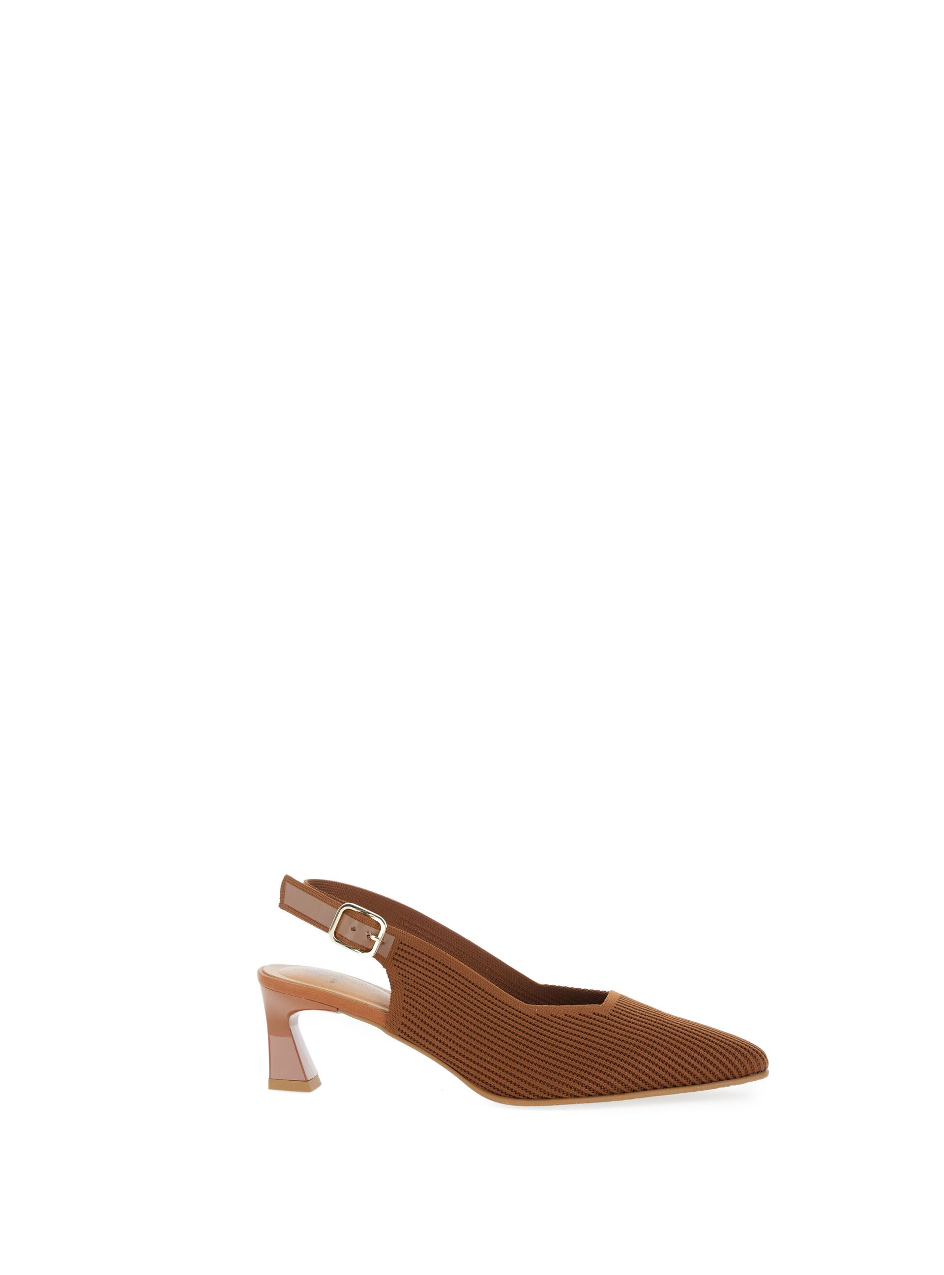 Décolletè slingback
