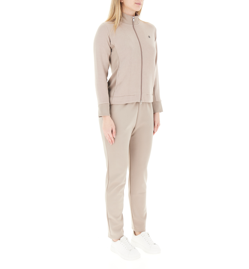 secondary product photo