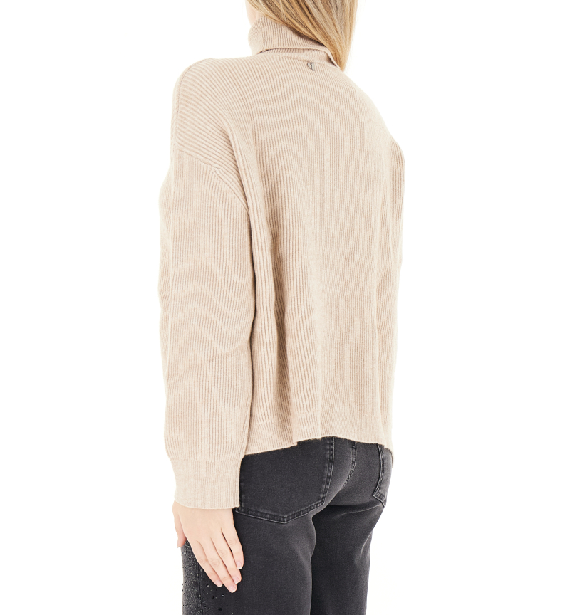 secondary product photo