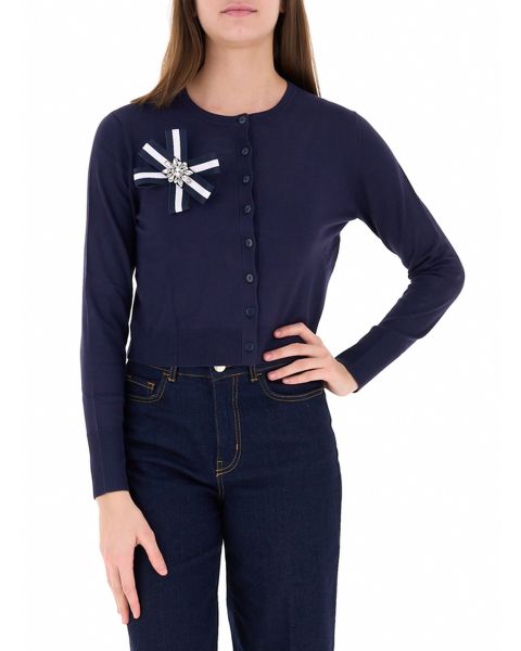 Cardigan con spilla