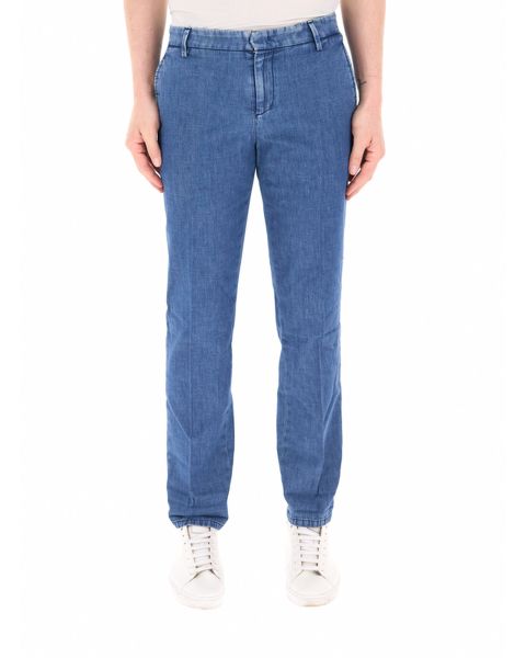 Jeans a sigaretta