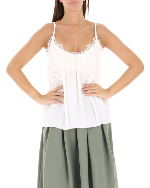 Top con pizzo
