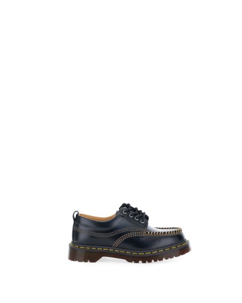 Scarpe con lacci