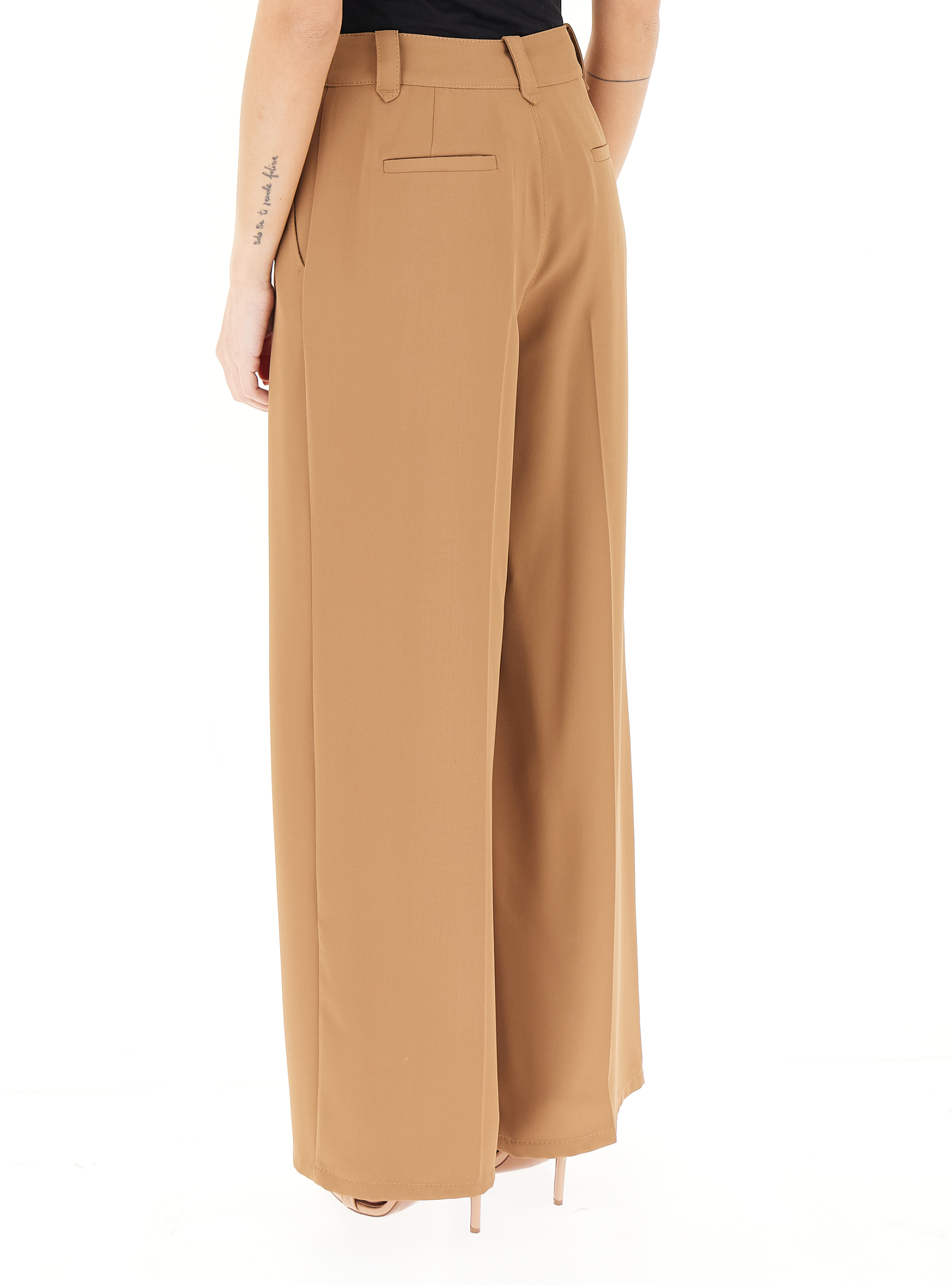 secondary product photo