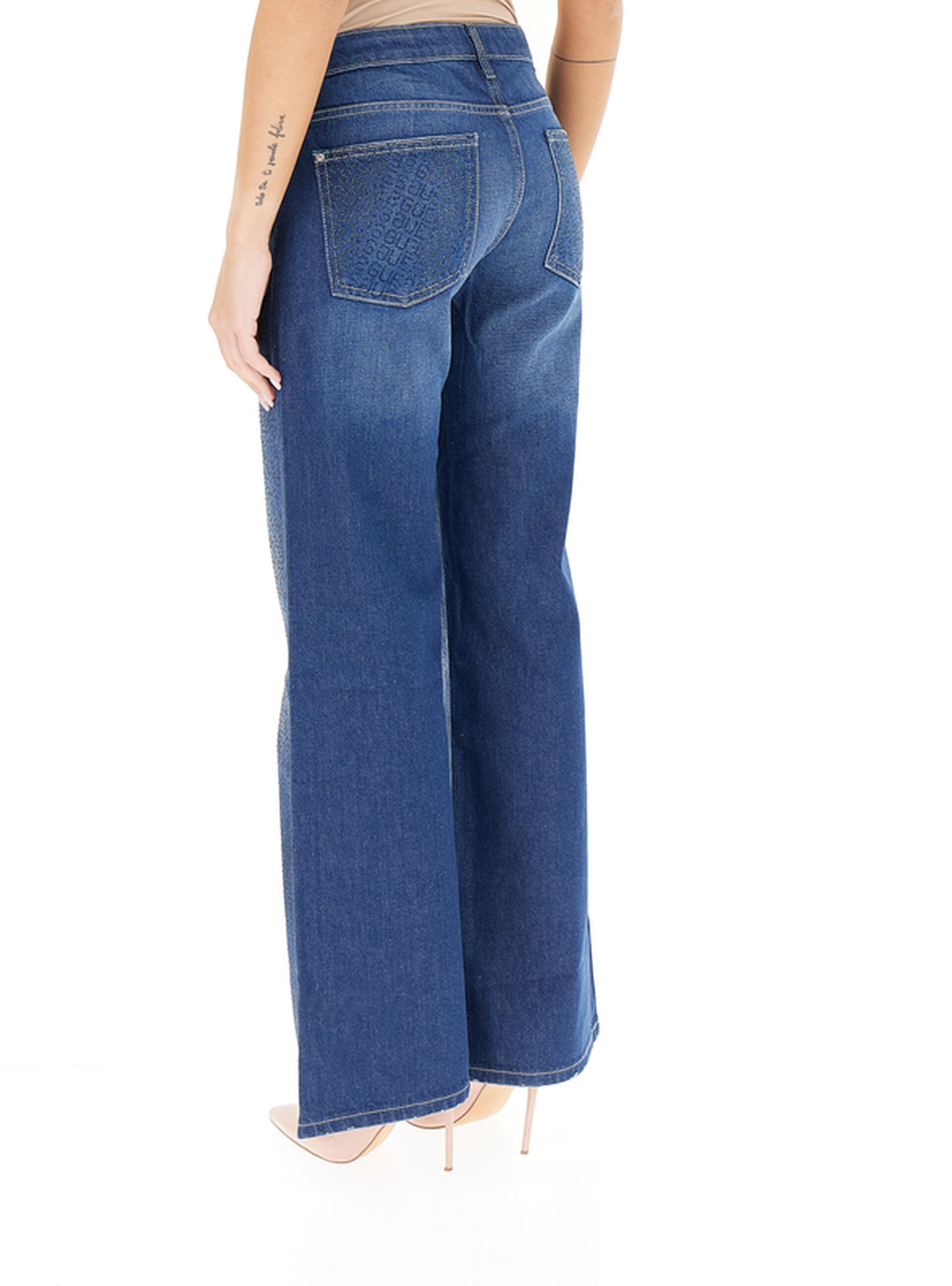 secondary product photo