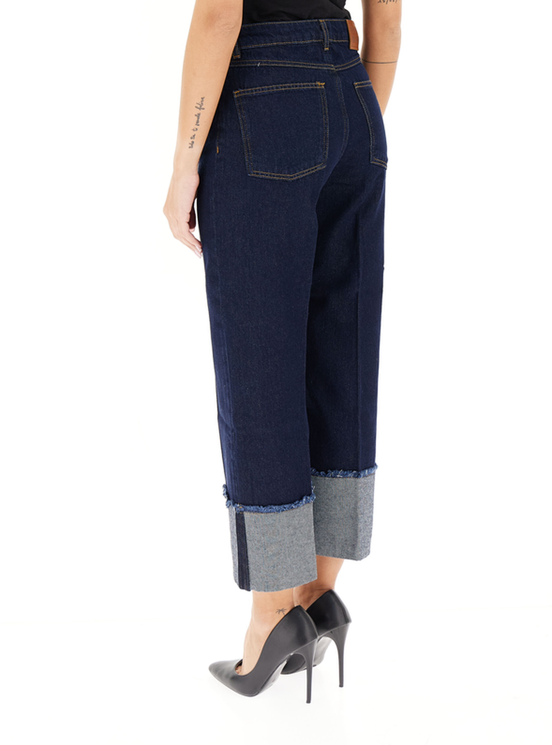 secondary product photo