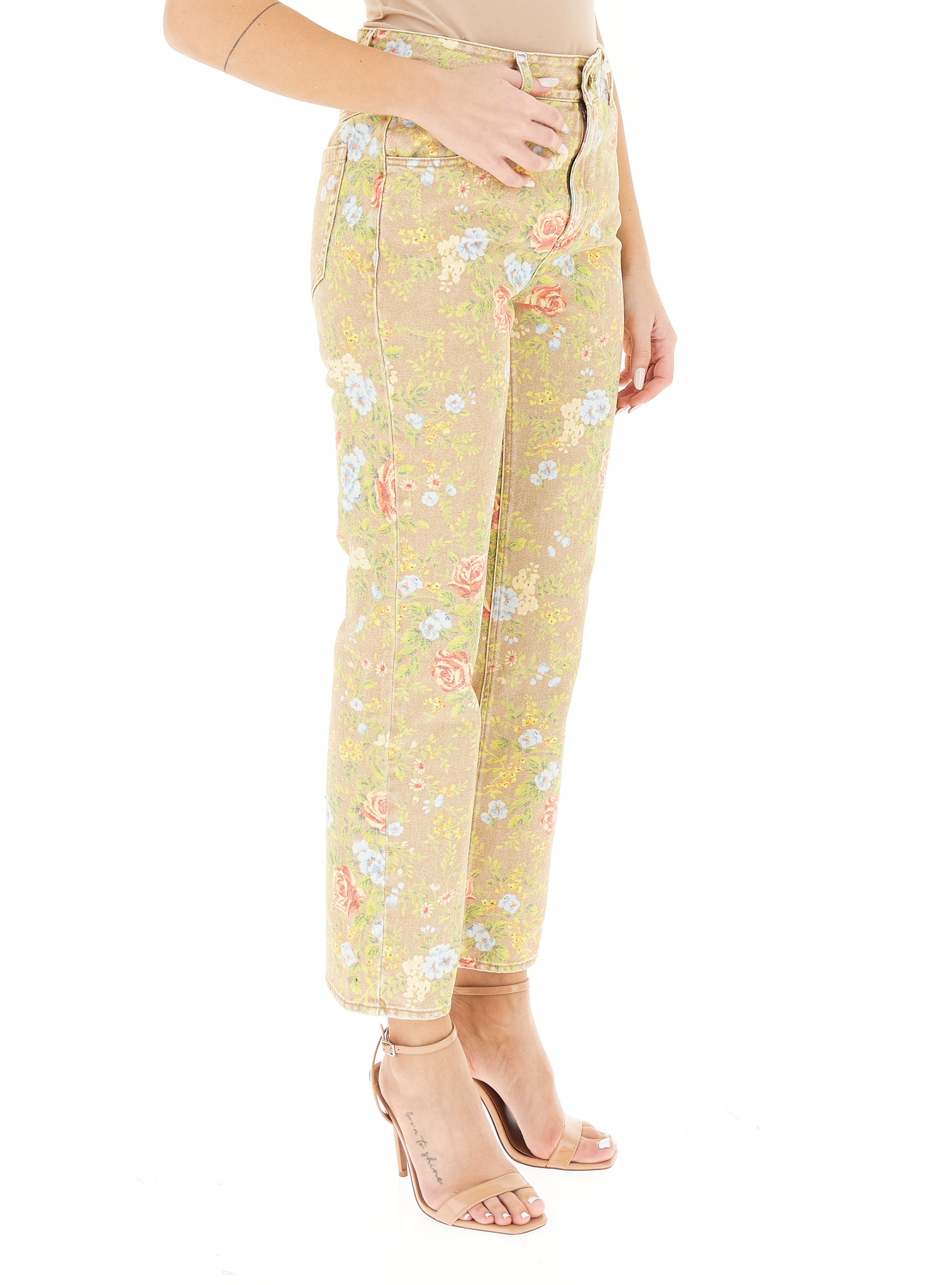 secondary product photo