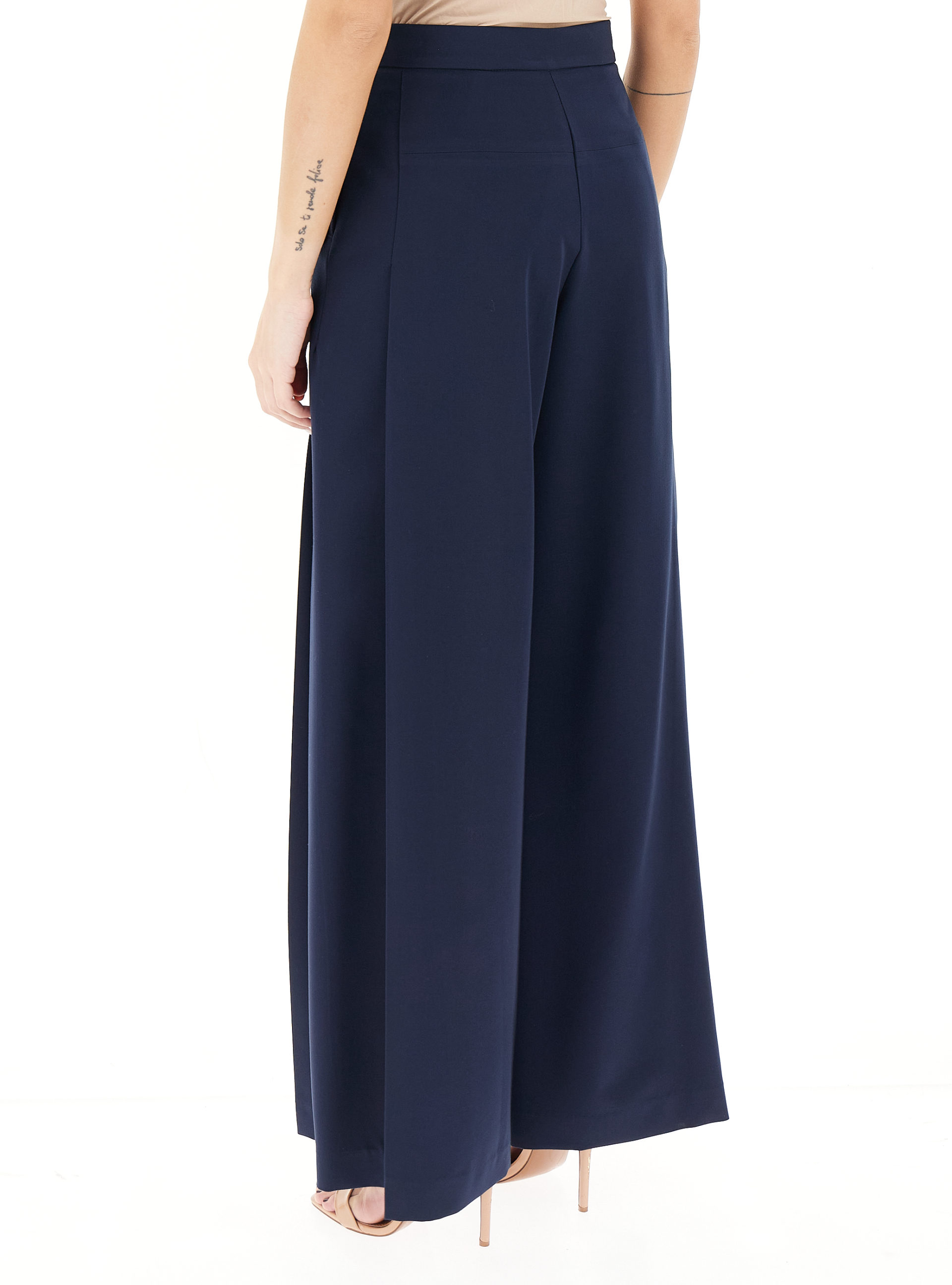 secondary product photo