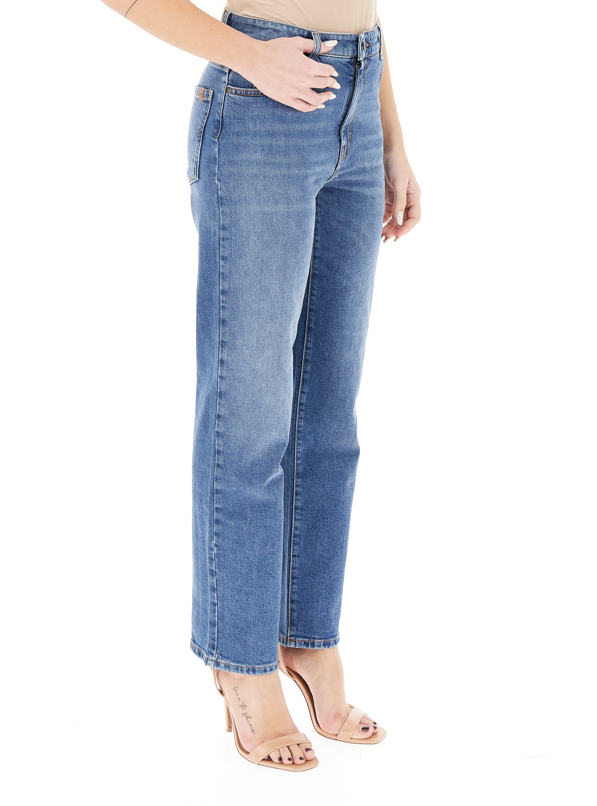 secondary product photo