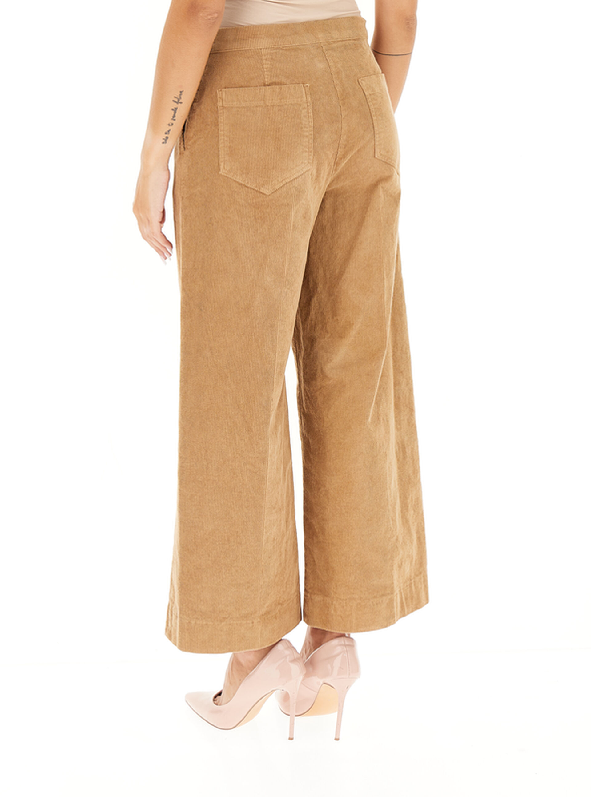 secondary product photo