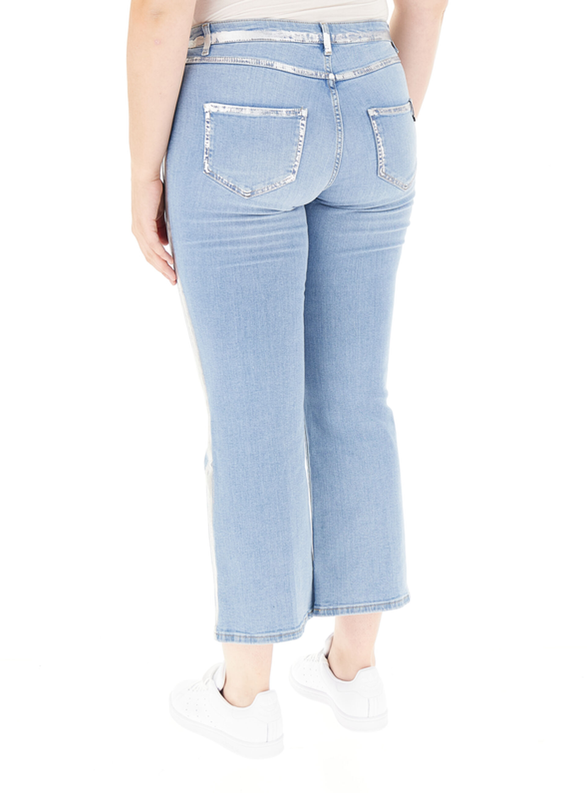 secondary product photo