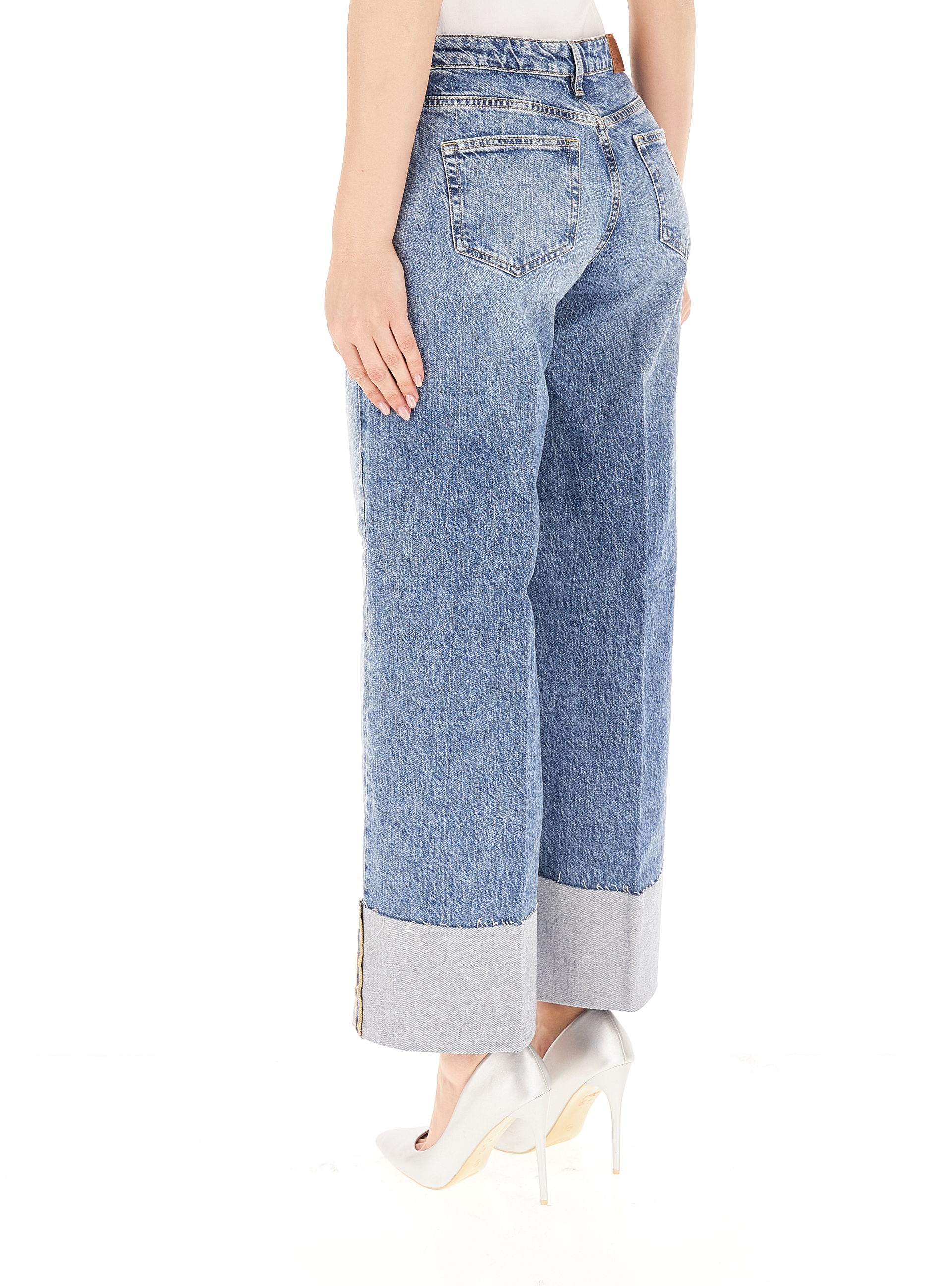 secondary product photo