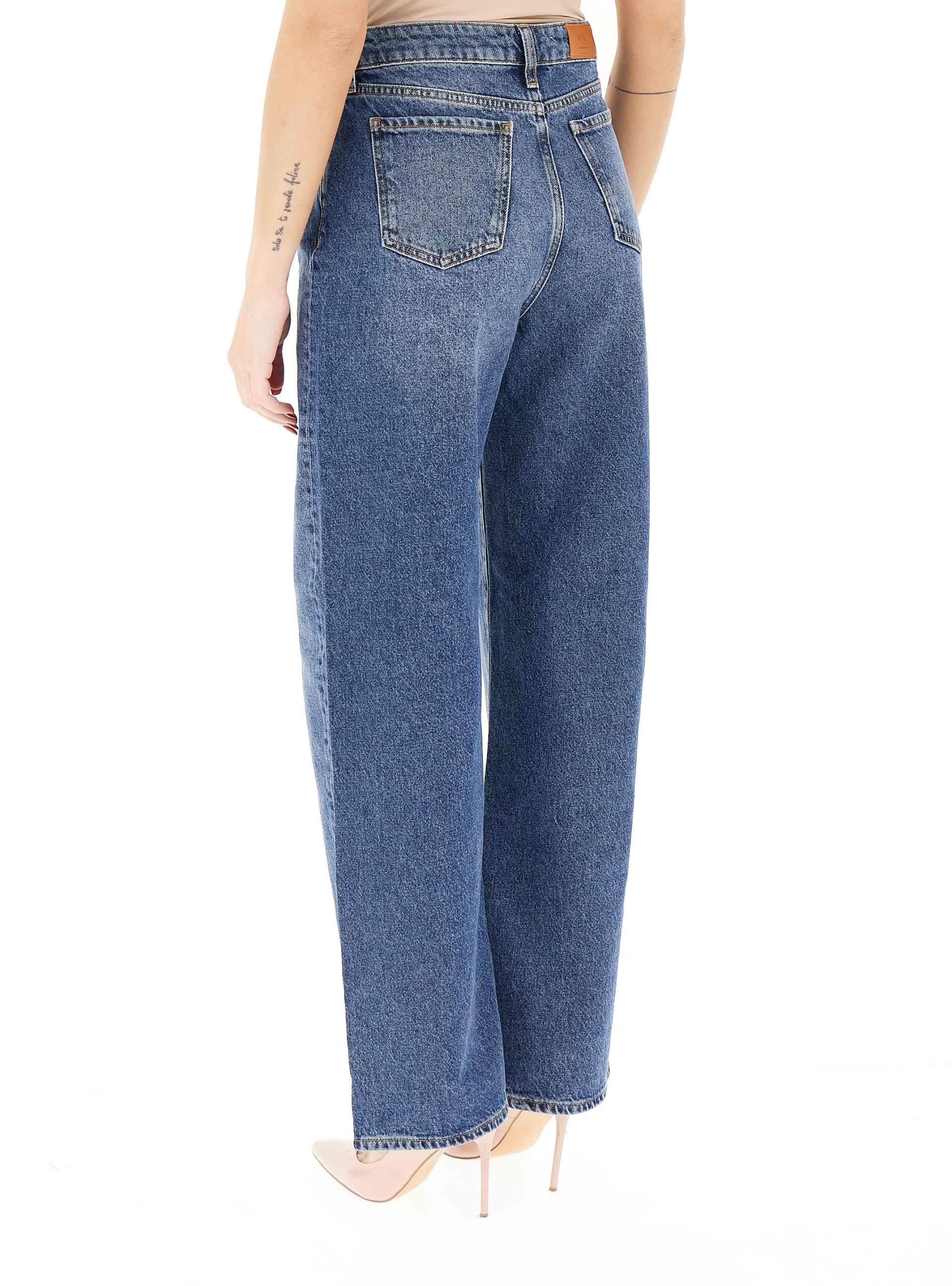 secondary product photo