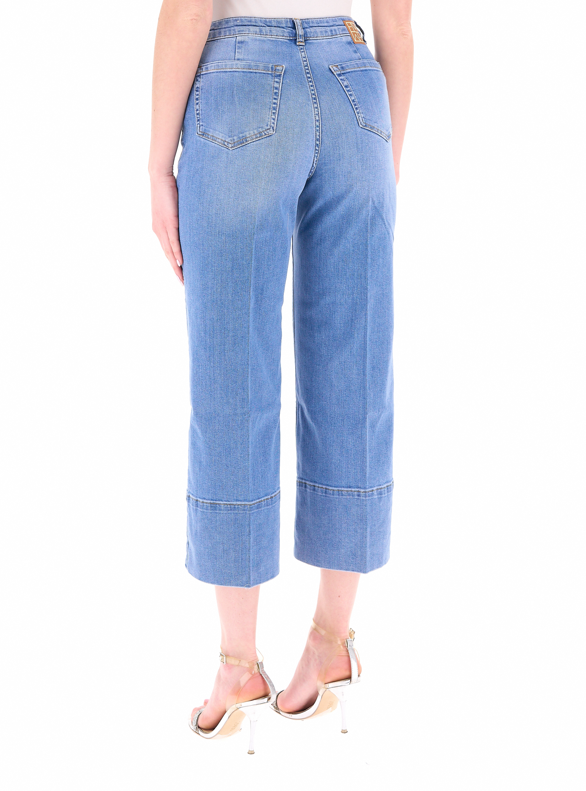 secondary product photo