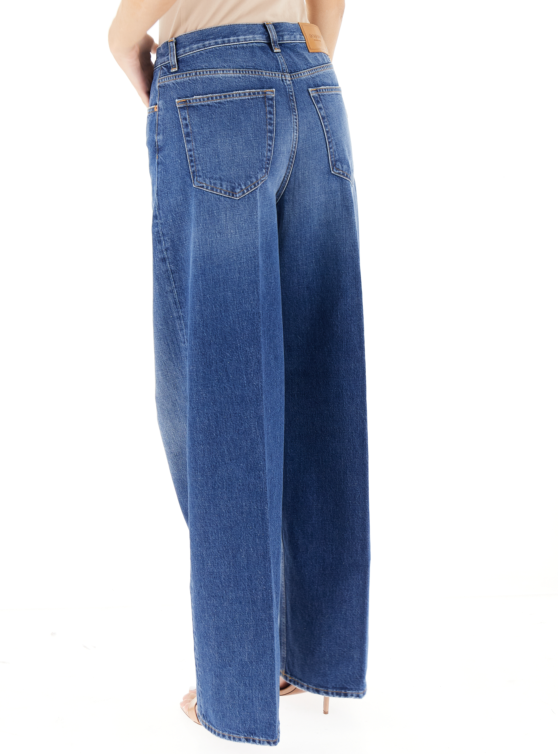 secondary product photo