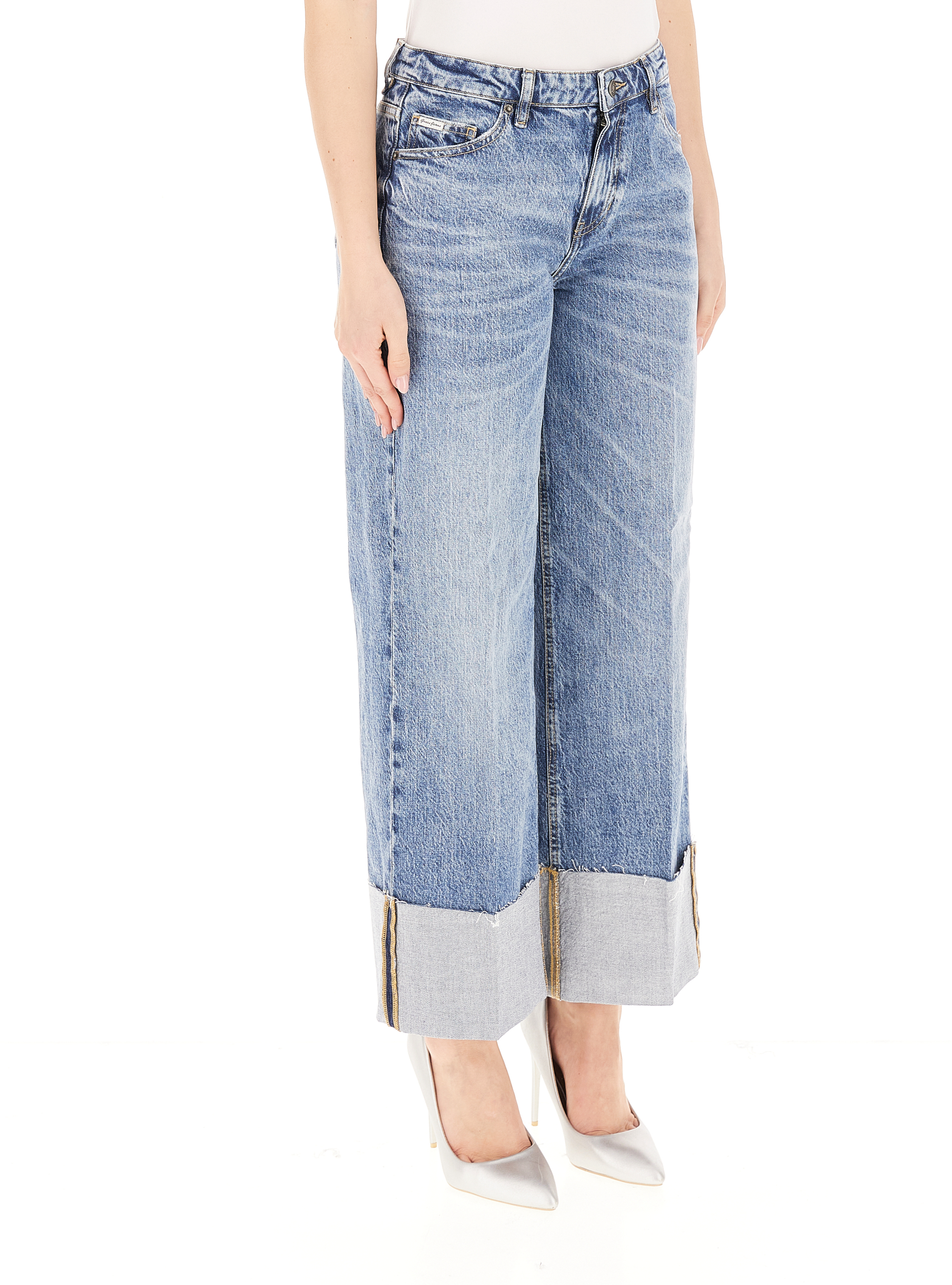 secondary product photo