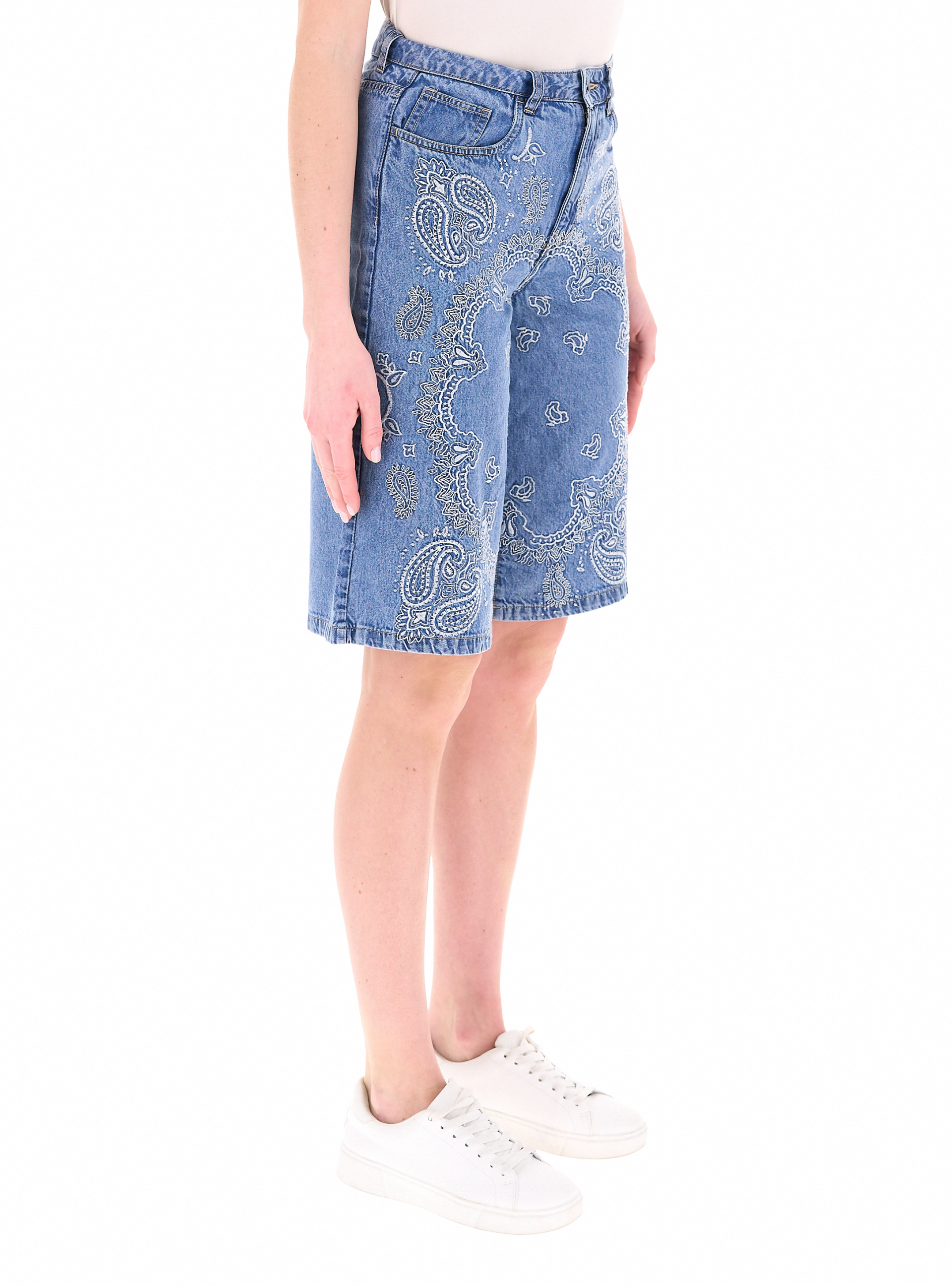 secondary product photo