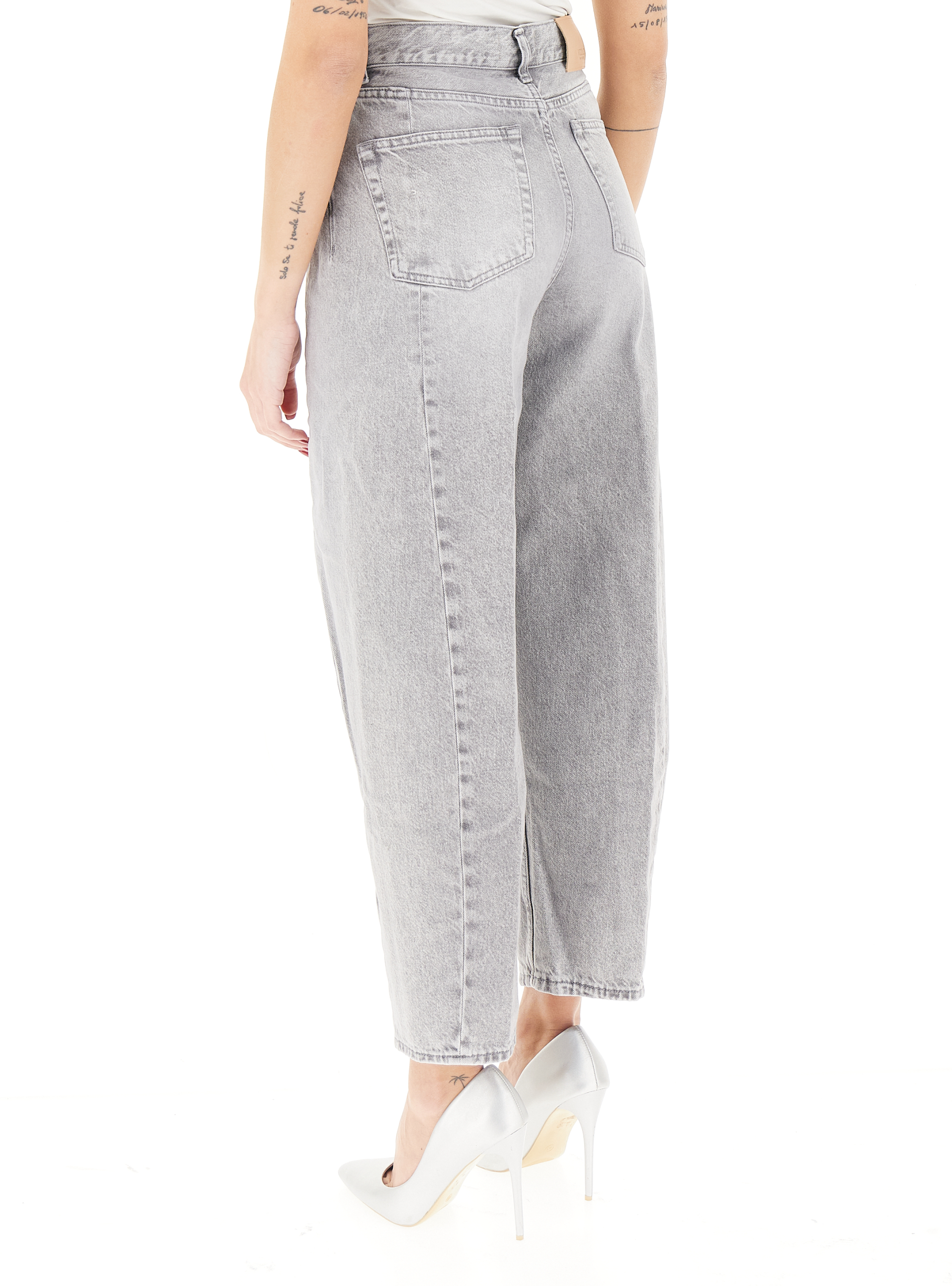 secondary product photo